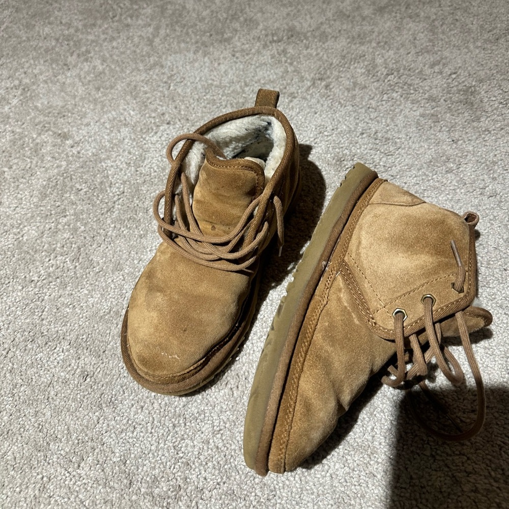 UGG Chestnut Suede neumel boots